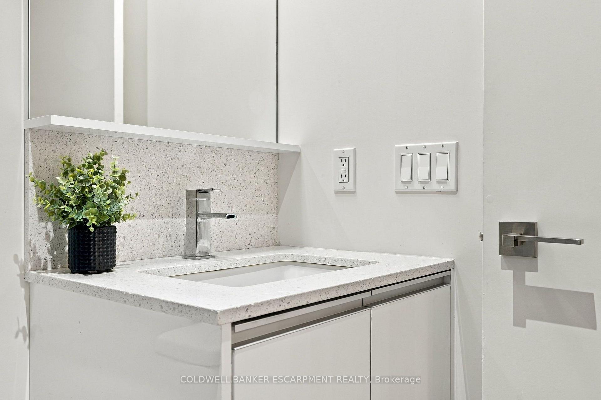 Photo 20 of Unit 628, 20 Minowan Miikan Lane, Toronto, Little Portugal — HOMEH