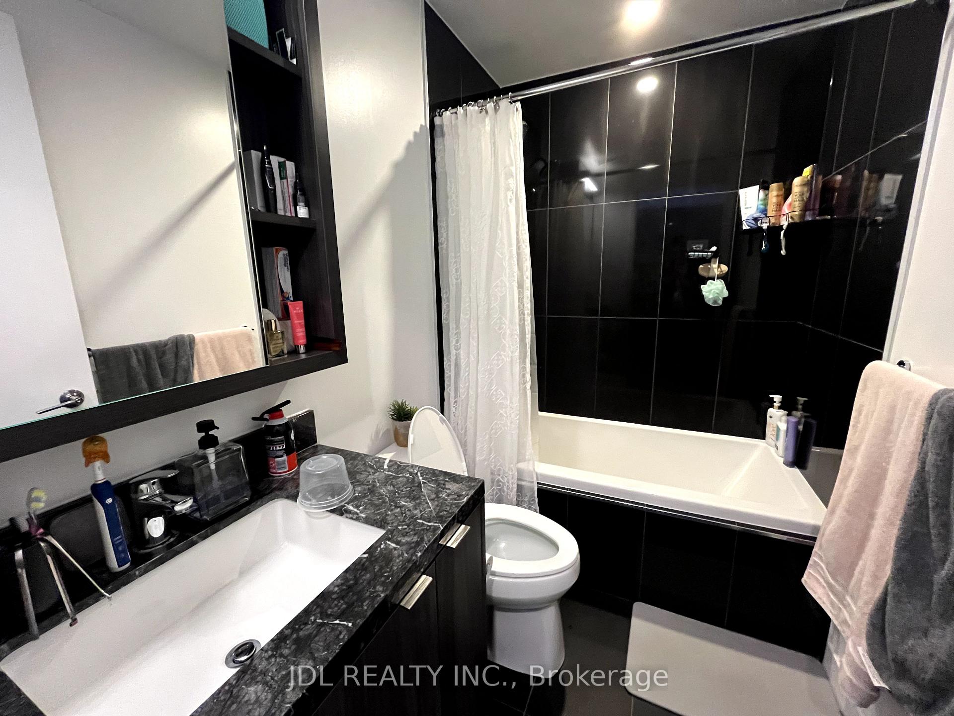 Photo 5 of Unit 4101, 115 Blue Jays Way, Toronto, Waterfront Communities — HOMEH