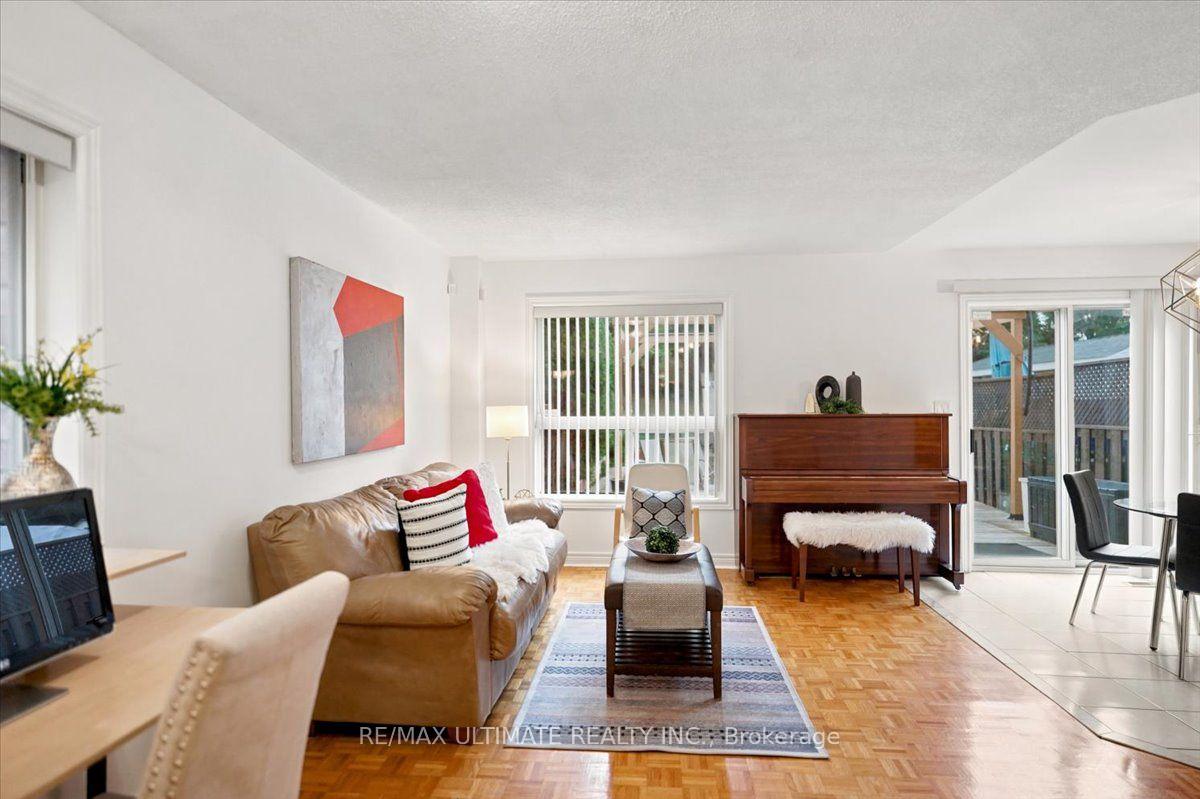 Photo 5 of 50 Sam Frustaglio Drive, North York, Weston — HOMEH
