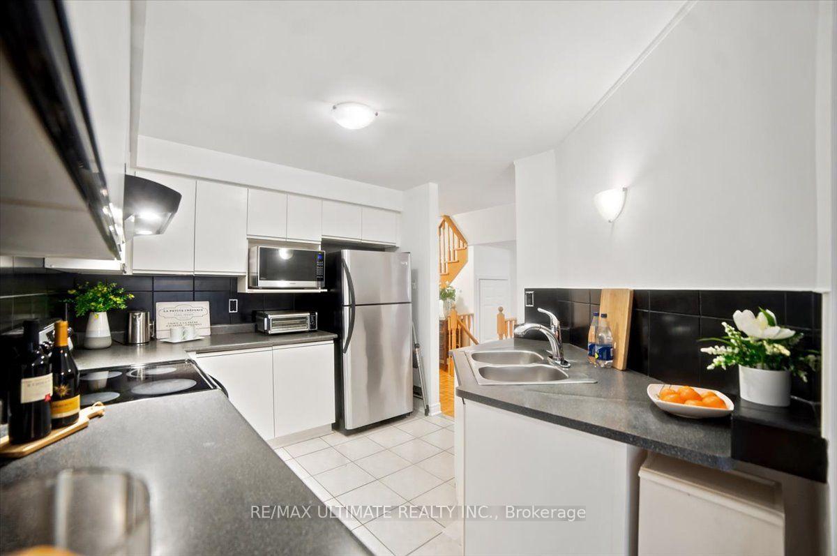 Photo 10 of 50 Sam Frustaglio Drive, North York, Weston — HOMEH