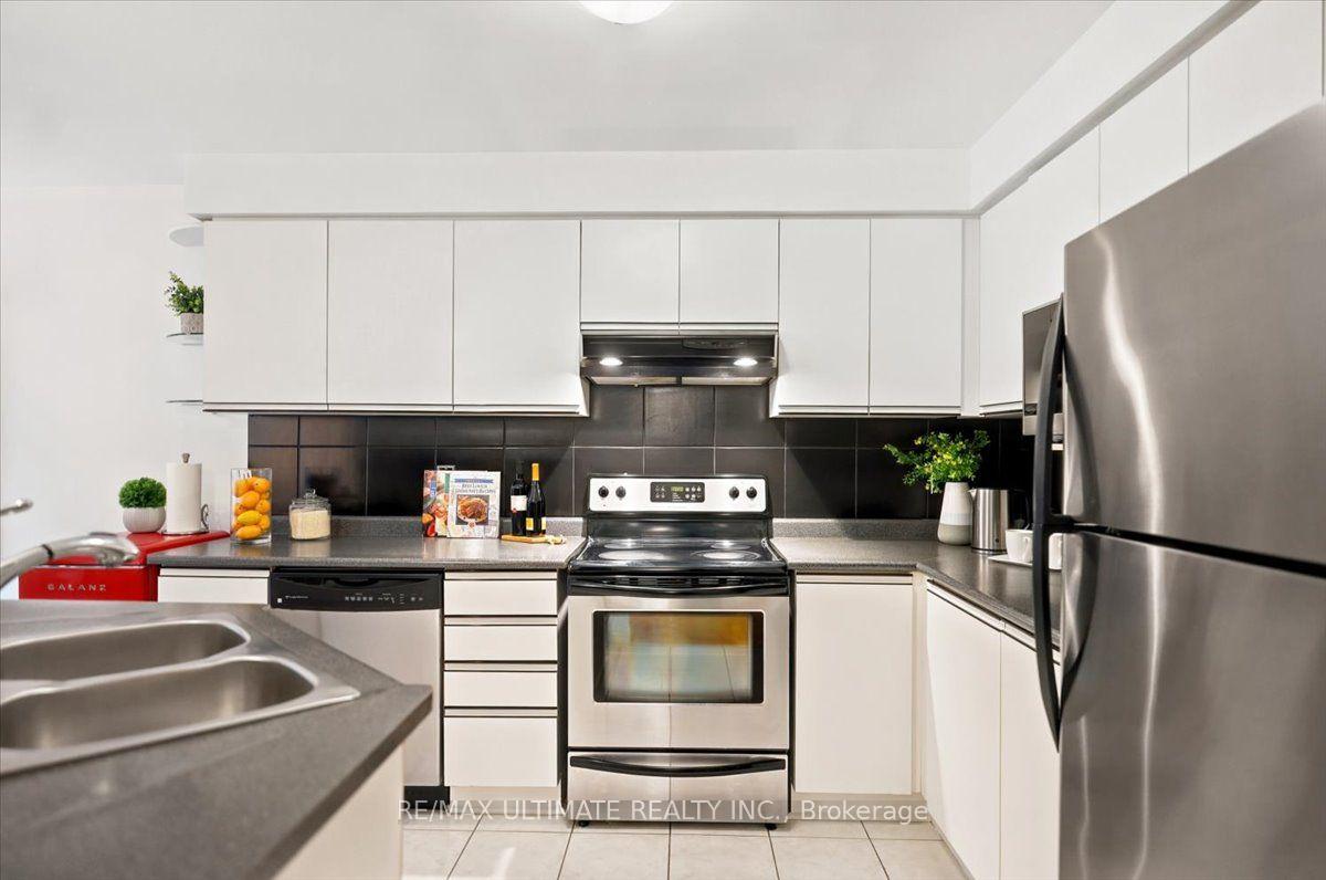 Photo 11 of 50 Sam Frustaglio Drive, North York, Weston — HOMEH