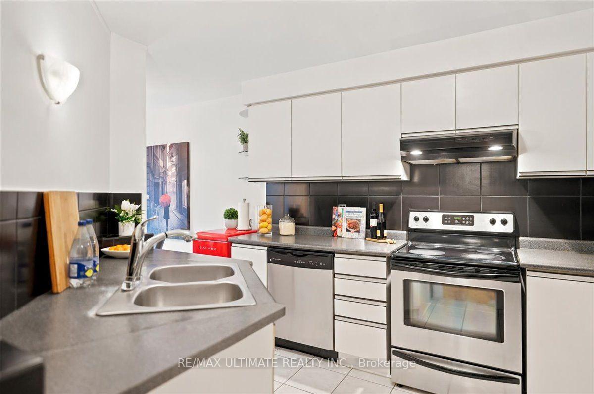 Photo 12 of 50 Sam Frustaglio Drive, North York, Weston — HOMEH