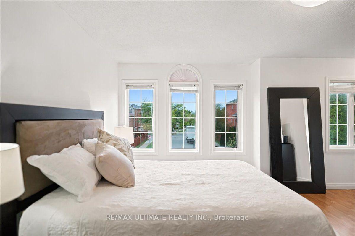 Photo 16 of 50 Sam Frustaglio Drive, North York, Weston — HOMEH