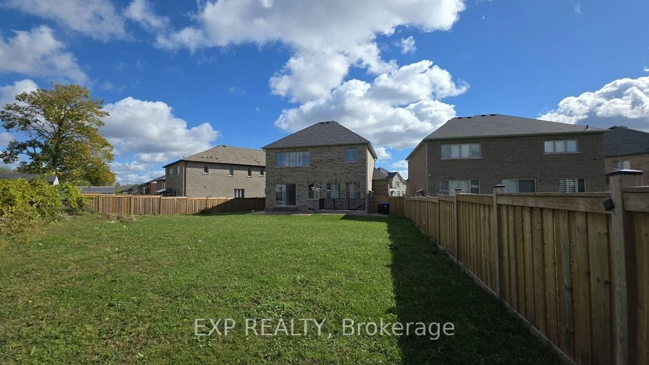 Photo 38 of 1807 Emberton Way, Innisfil, Rural Innisfil — HOMEH
