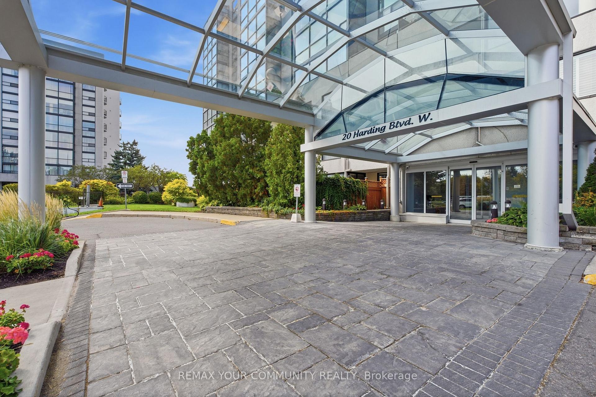 Photo 2 of Unit 402, 20 Harding Boulevard, Richmond Hill, North Richvale — HOMEH
