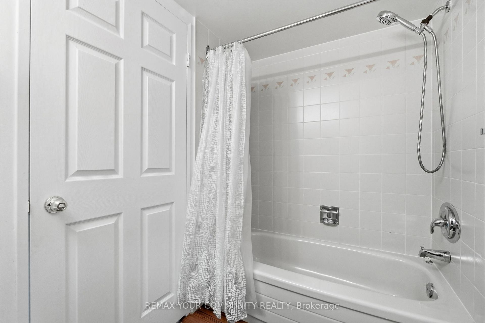 Photo 26 of Unit 402, 20 Harding Boulevard, Richmond Hill, North Richvale — HOMEH