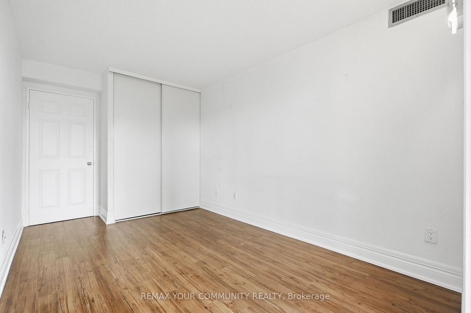 Photo 27 of Unit 402, 20 Harding Boulevard, Richmond Hill, North Richvale — HOMEH