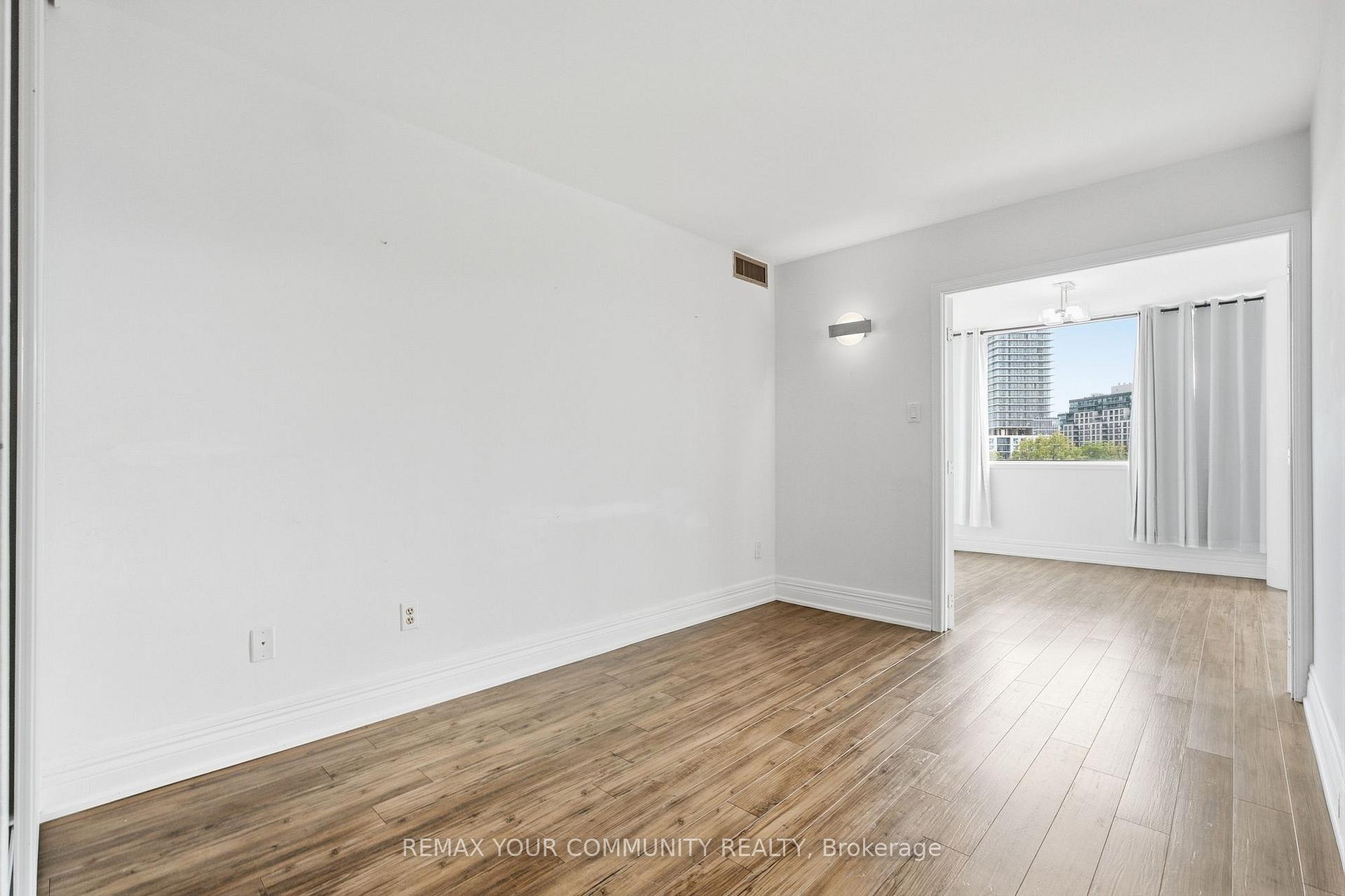 Photo 29 of Unit 402, 20 Harding Boulevard, Richmond Hill, North Richvale — HOMEH