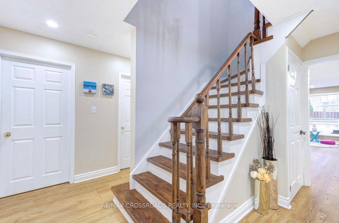 Photo 5 of 11 Murkar Crescent, Whitby, Blue Grass Meadows — HOMEH