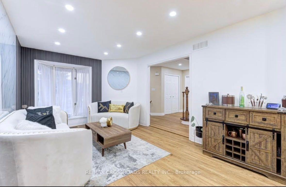Photo 8 of 11 Murkar Crescent, Whitby, Blue Grass Meadows — HOMEH