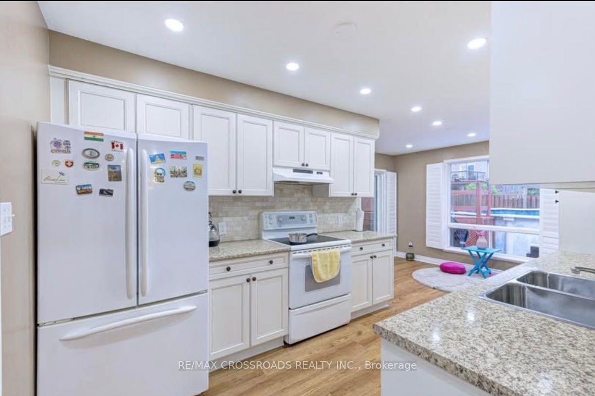 Photo 15 of 11 Murkar Crescent, Whitby, Blue Grass Meadows — HOMEH