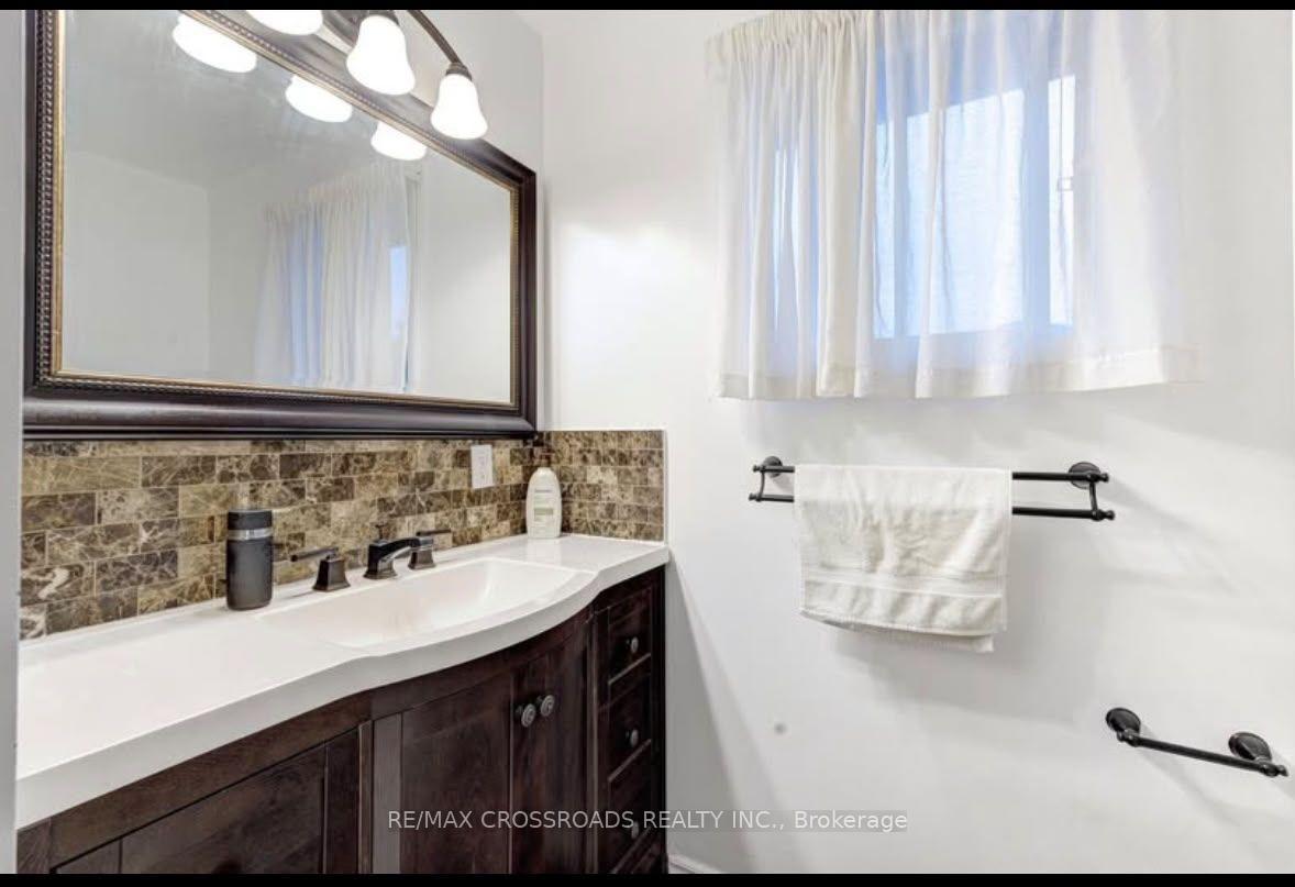 Photo 34 of 11 Murkar Crescent, Whitby, Blue Grass Meadows — HOMEH