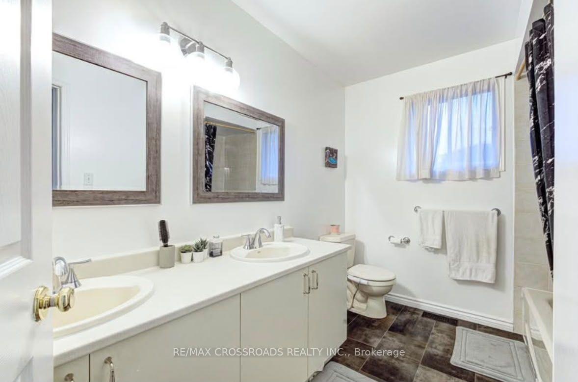 Photo 36 of 11 Murkar Crescent, Whitby, Blue Grass Meadows — HOMEH