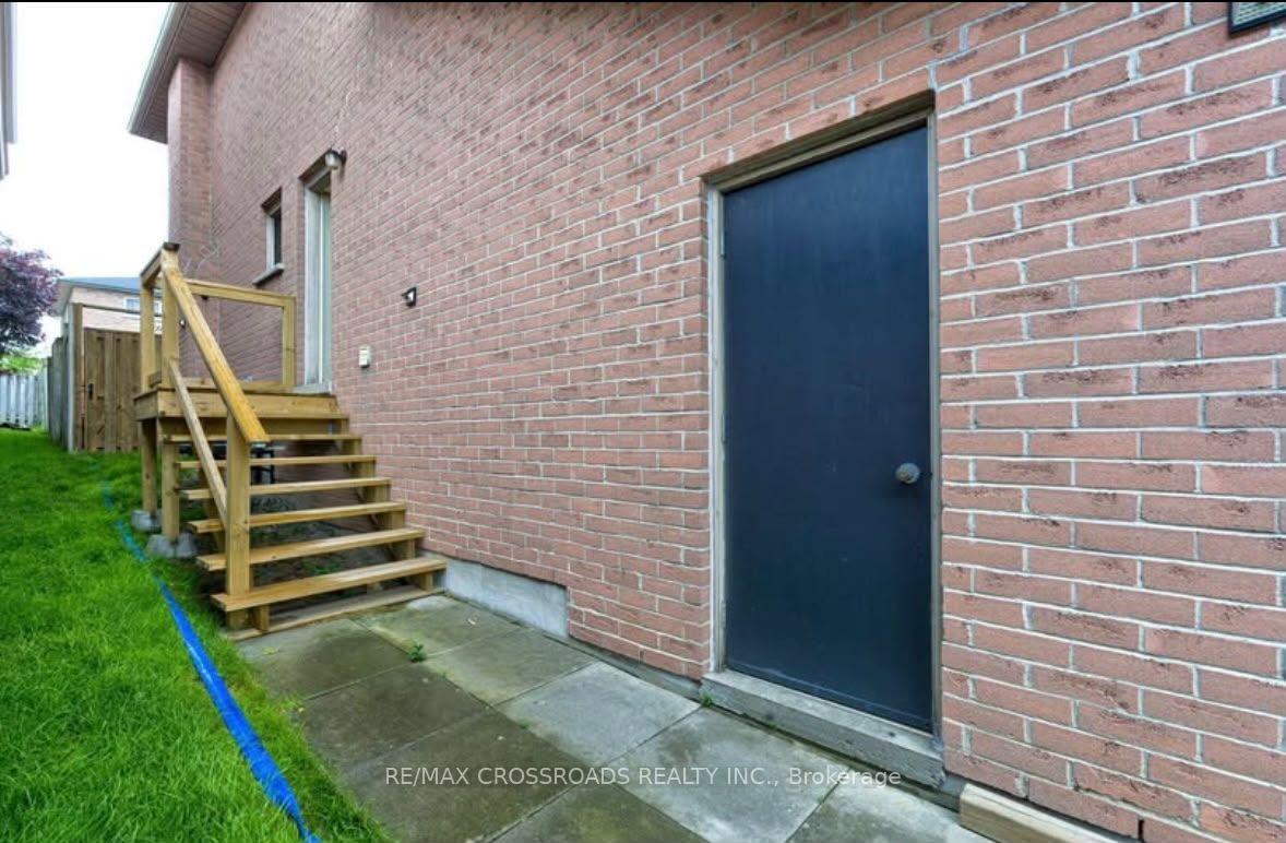 Photo 37 of 11 Murkar Crescent, Whitby, Blue Grass Meadows — HOMEH