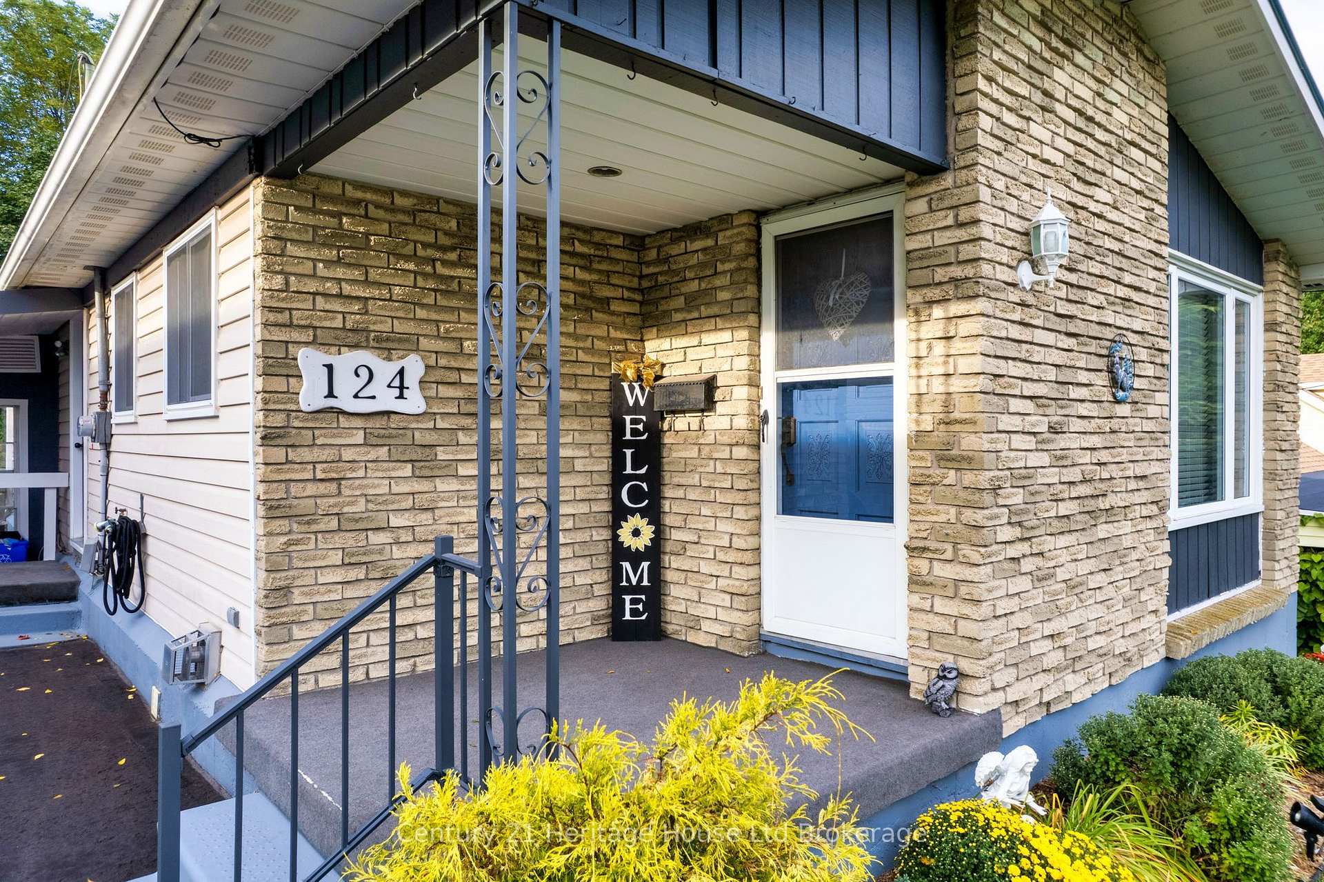 Photo 2 of 124 Innes Street, Ingersoll, Ingersoll - North — HOMEH