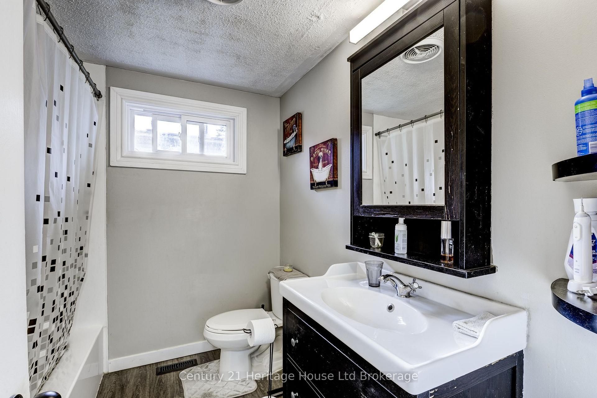 Photo 24 of 124 Innes Street, Ingersoll, Ingersoll - North — HOMEH