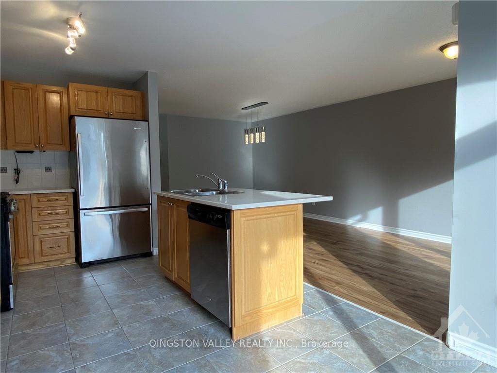 Photo 9 of 418 Galatina Way, Ottawa, Kanata - Morgan's Grant/South March — HOMEH