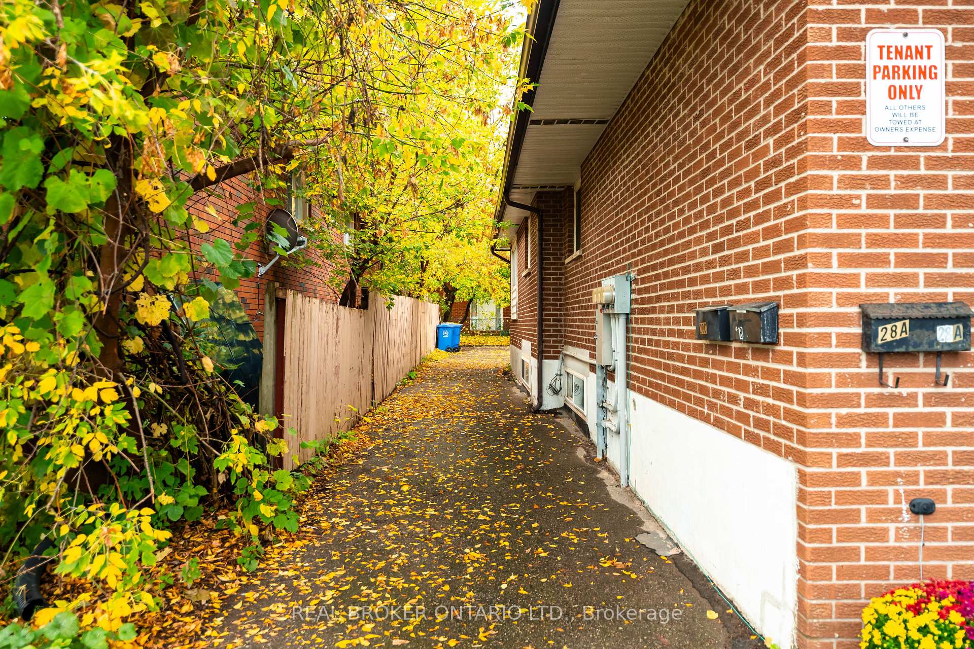 Photo 3 of 28 Hillside Drive, Orangeville — HOMEH