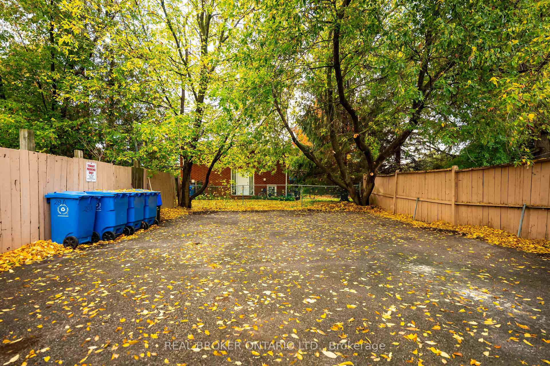 Photo 5 of 28 Hillside Drive, Orangeville — HOMEH