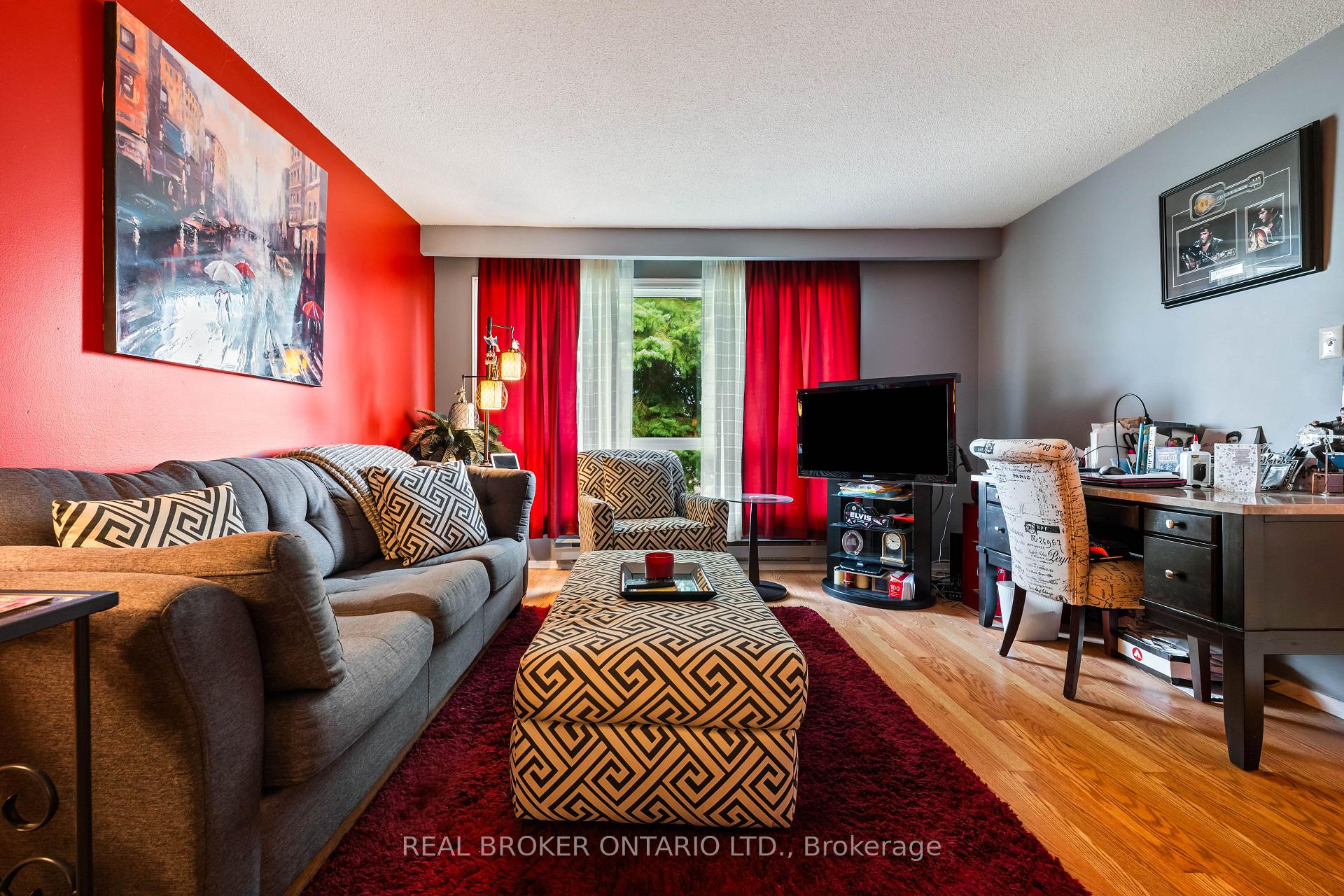 Photo 12 of 28 Hillside Drive, Orangeville — HOMEH