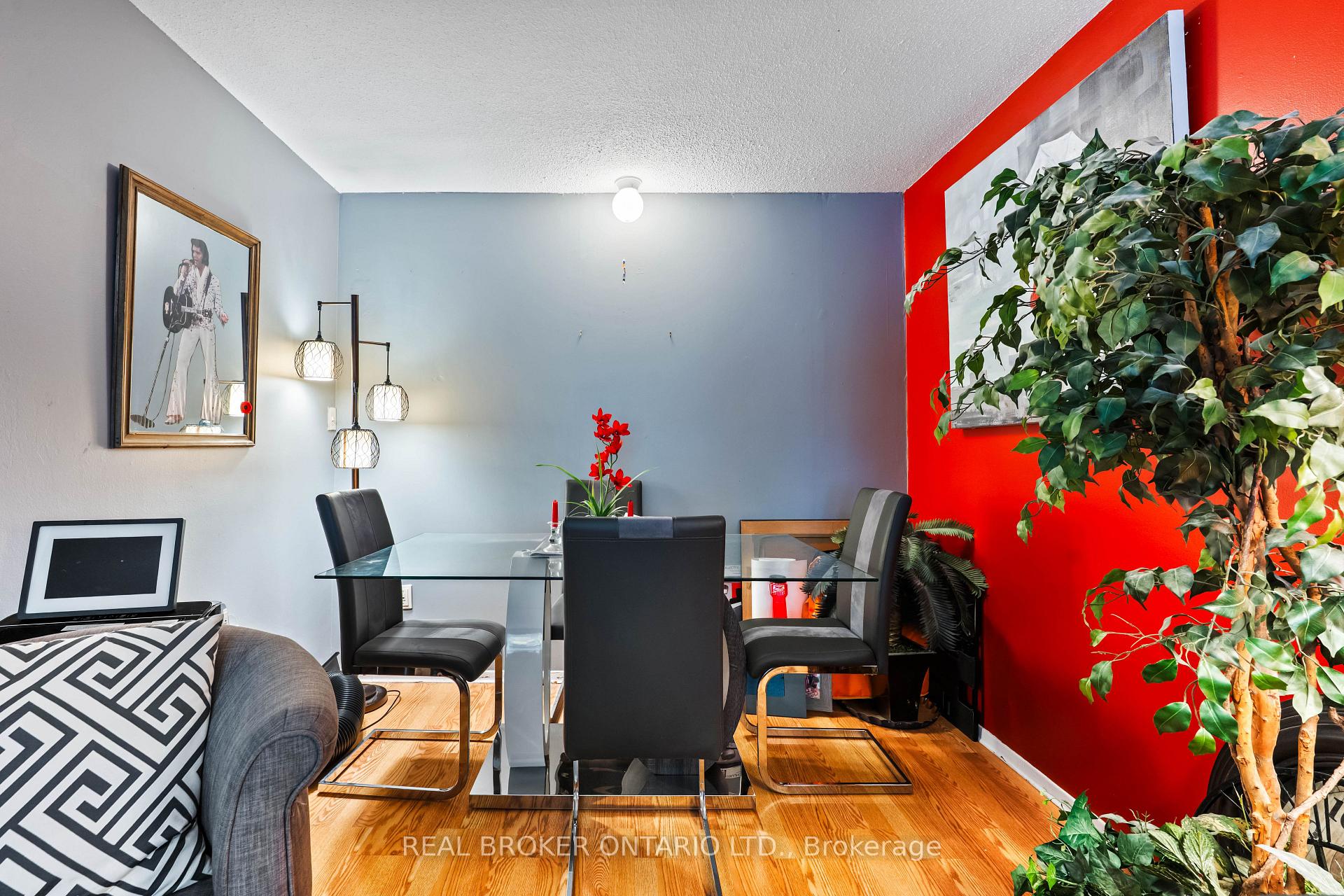 Photo 14 of 28 Hillside Drive, Orangeville — HOMEH
