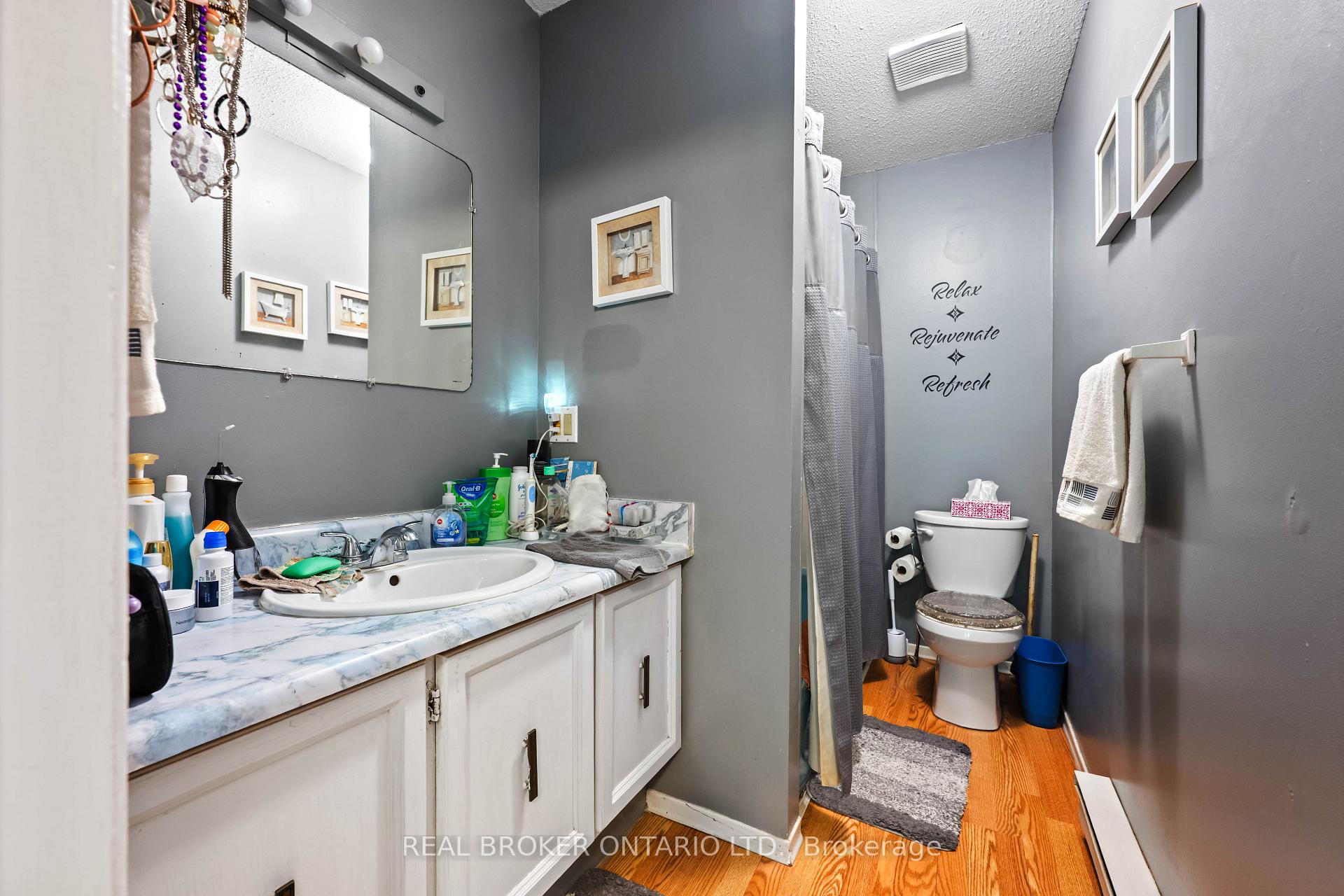 Photo 19 of 28 Hillside Drive, Orangeville — HOMEH