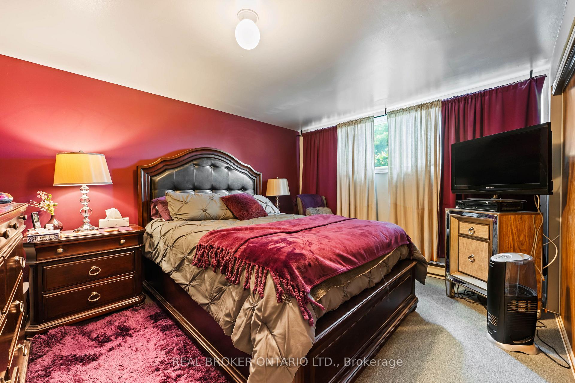 Photo 20 of 28 Hillside Drive, Orangeville — HOMEH