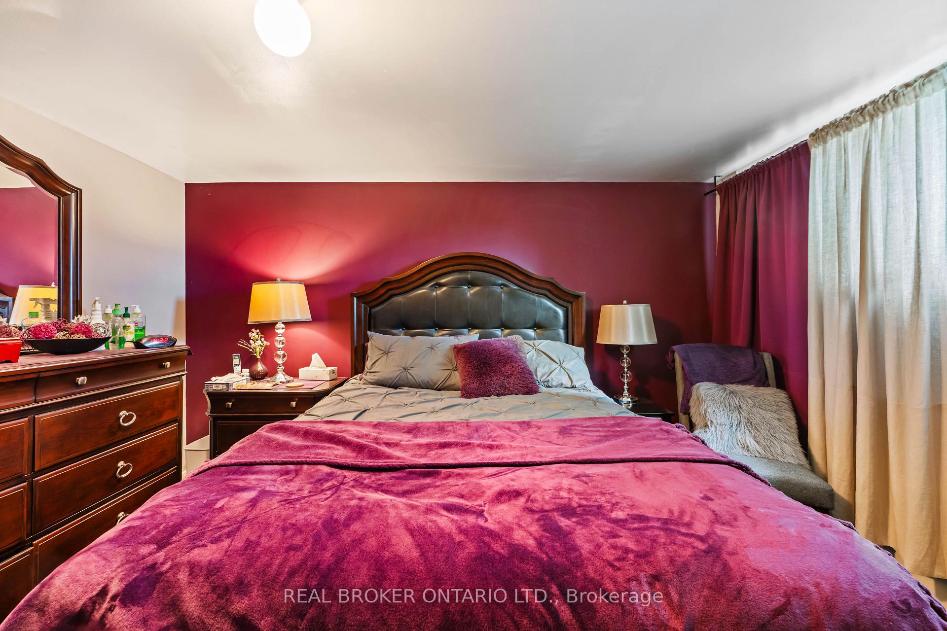Photo 22 of 28 Hillside Drive, Orangeville — HOMEH