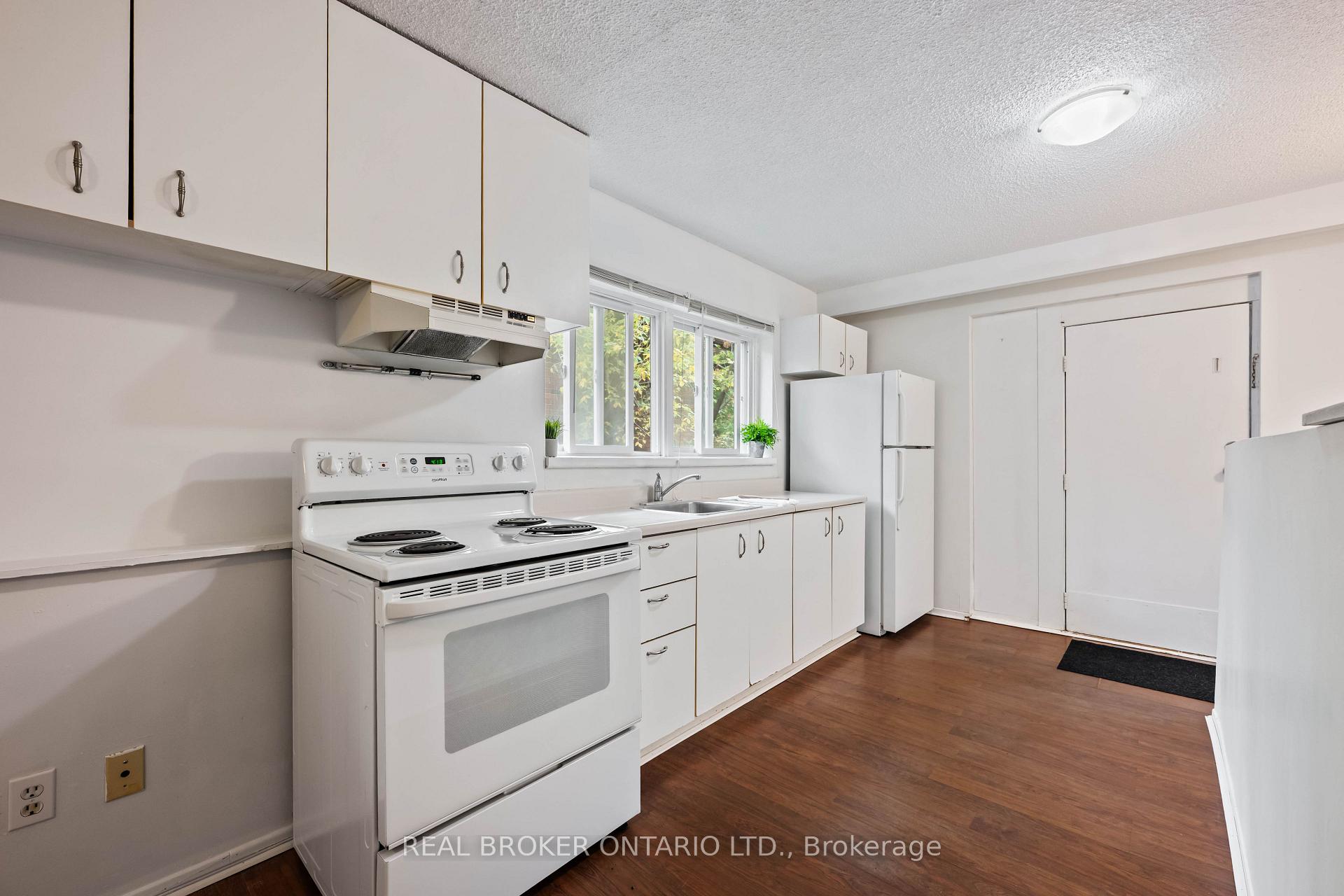 Photo 25 of 28 Hillside Drive, Orangeville — HOMEH