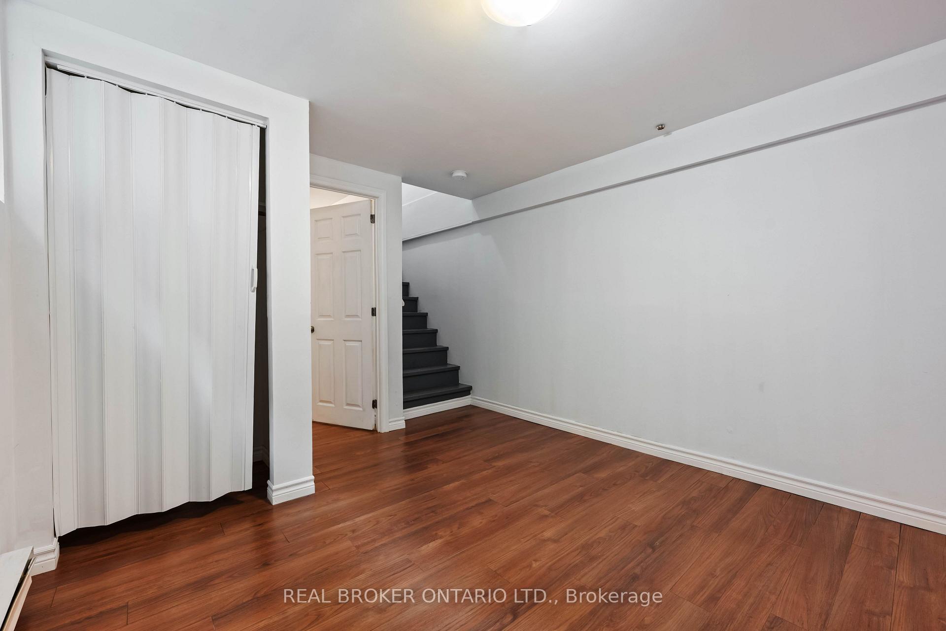 Photo 34 of 28 Hillside Drive, Orangeville — HOMEH