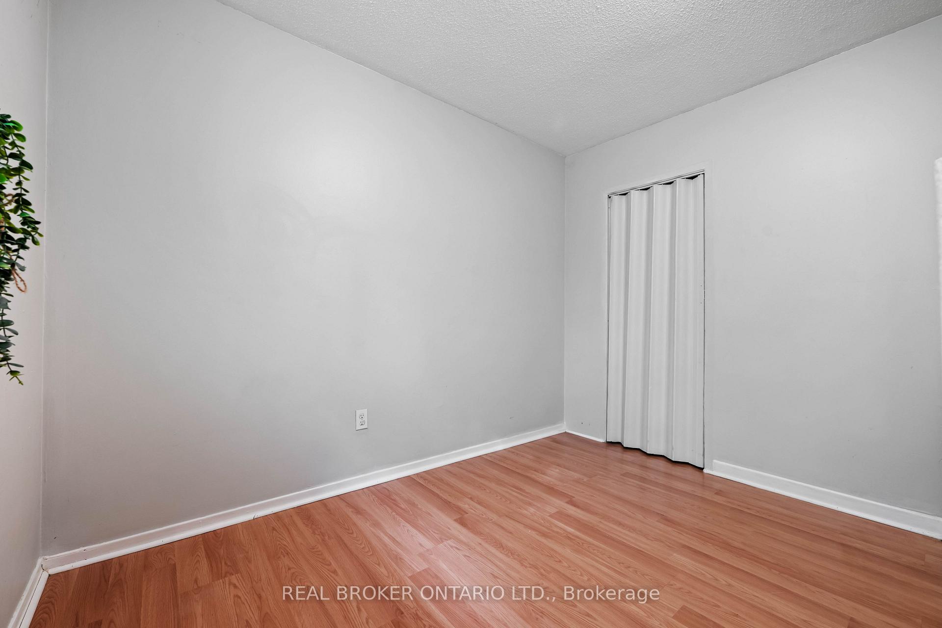 Photo 48 of 28 Hillside Drive, Orangeville — HOMEH
