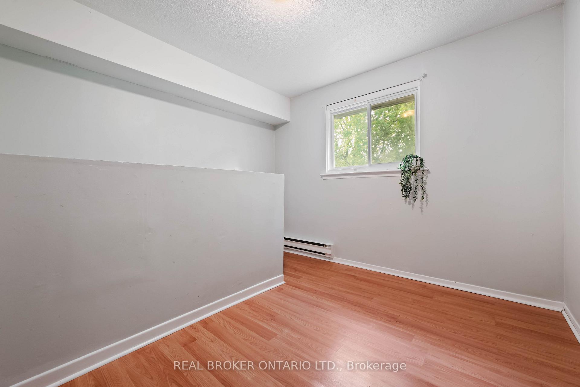 Photo 49 of 28 Hillside Drive, Orangeville — HOMEH