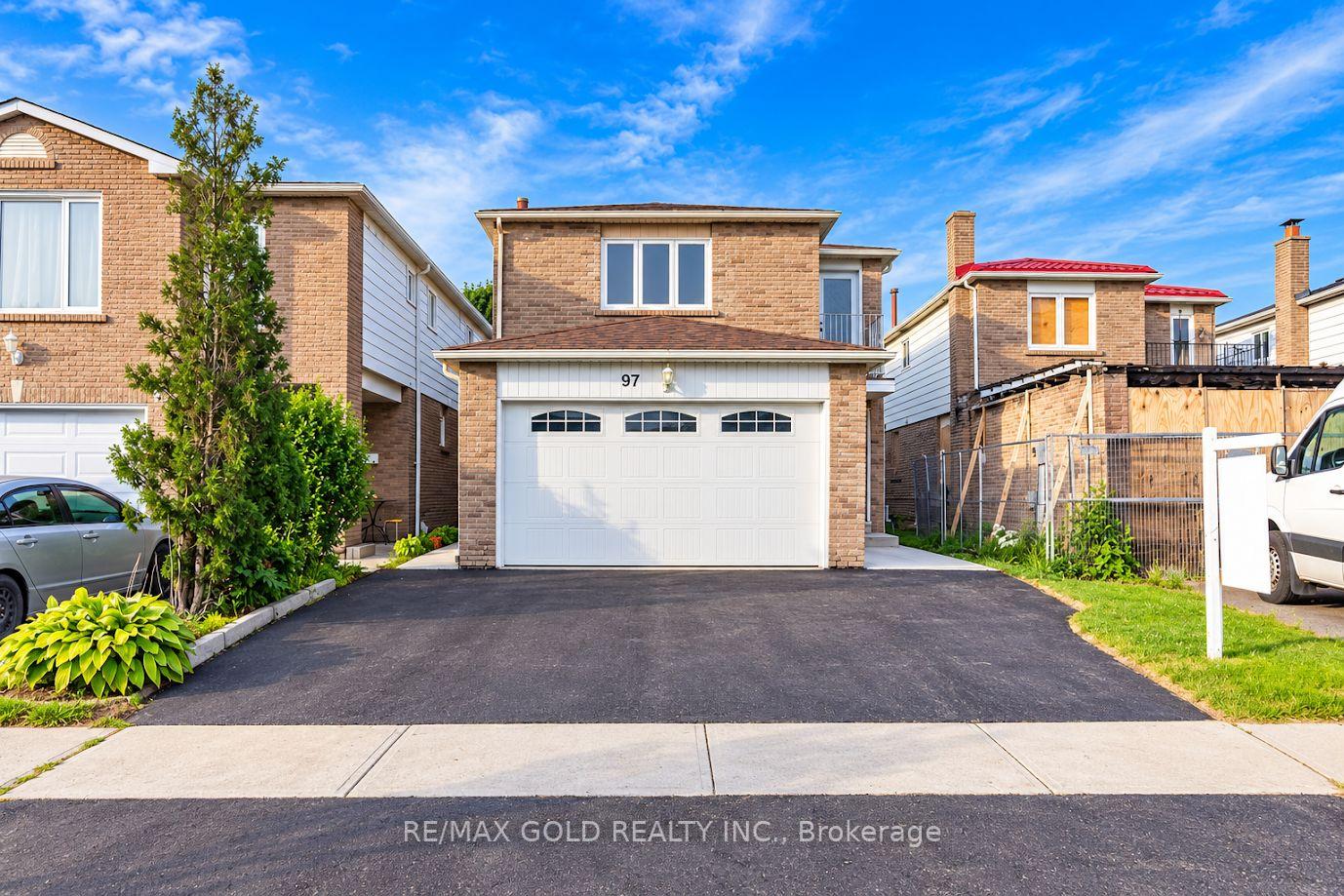 Photo 2 of 97 Banting Crescent, Brampton, Fletcher's West — HOMEH