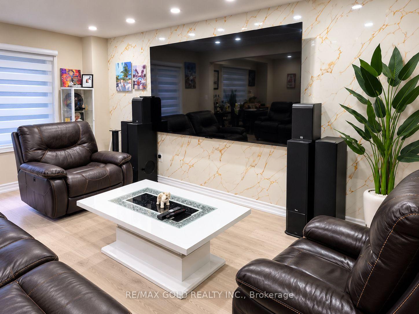 Photo 6 of 97 Banting Crescent, Brampton, Fletcher's West — HOMEH
