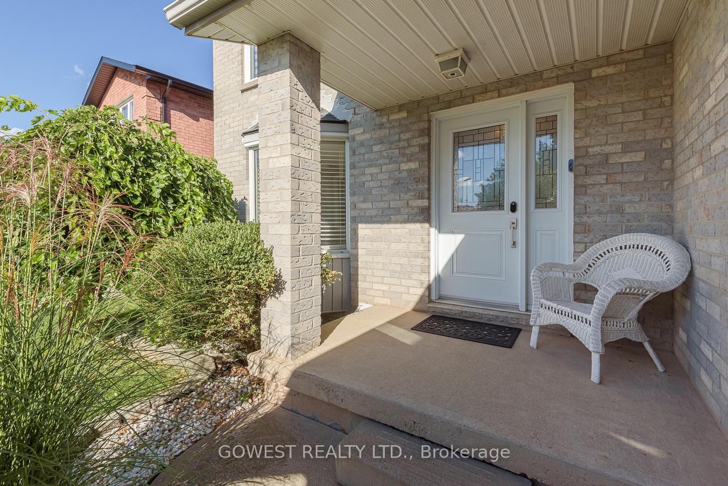 Photo 3 of 127 Valera Drive, Hamilton, Stoney Creek — HOMEH