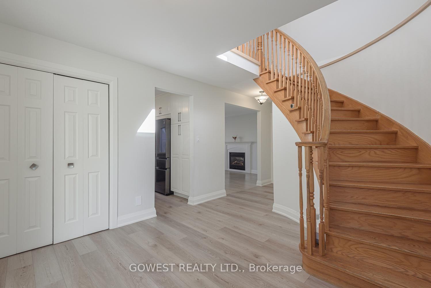 Photo 5 of 127 Valera Drive, Hamilton, Stoney Creek — HOMEH