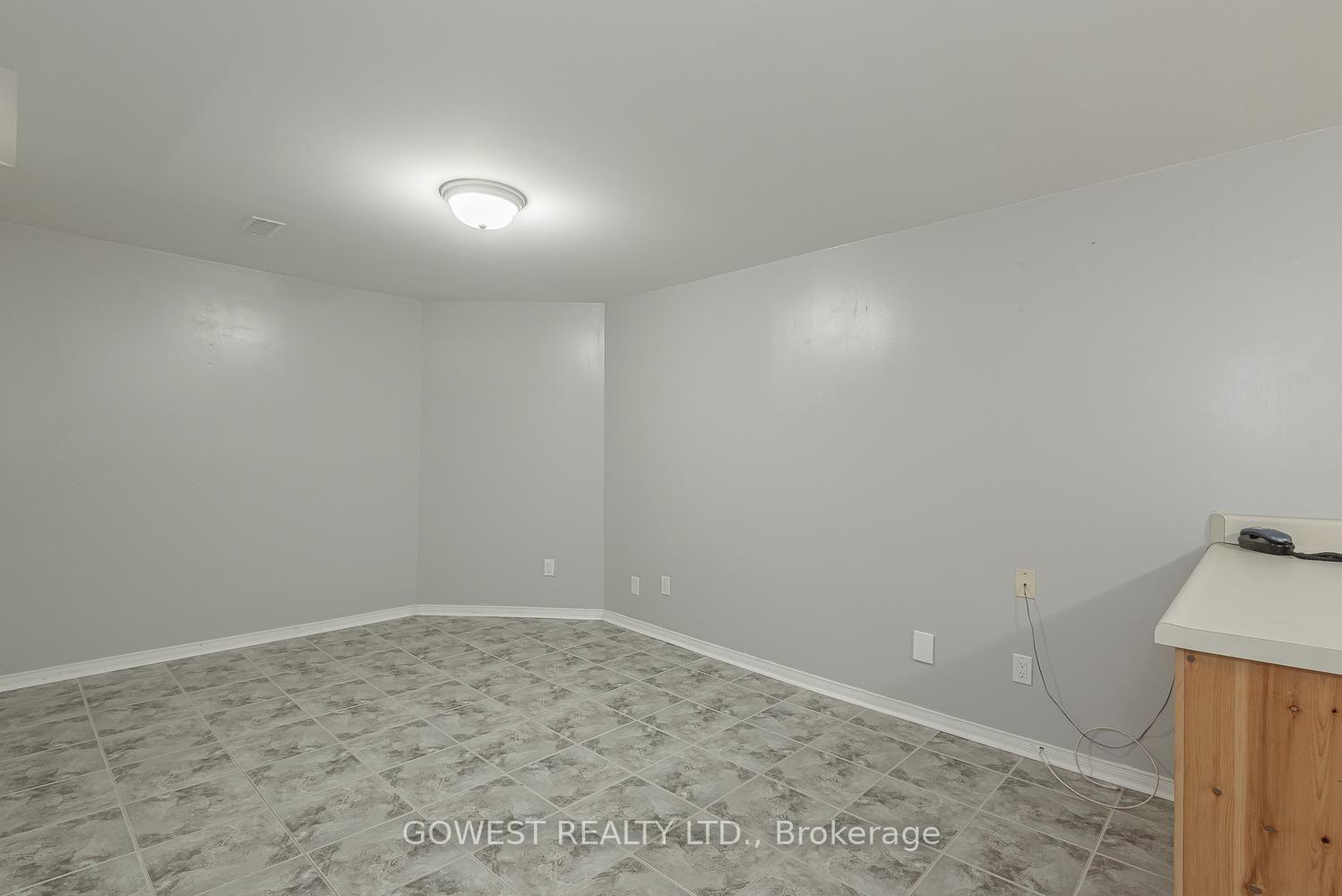 Photo 43 of 127 Valera Drive, Hamilton, Stoney Creek — HOMEH