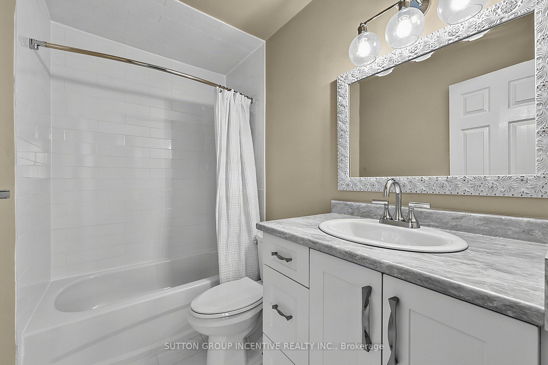 Photo 34 of 25 Bovair Trail, Aurora, Bayview Southeast — HOMEH