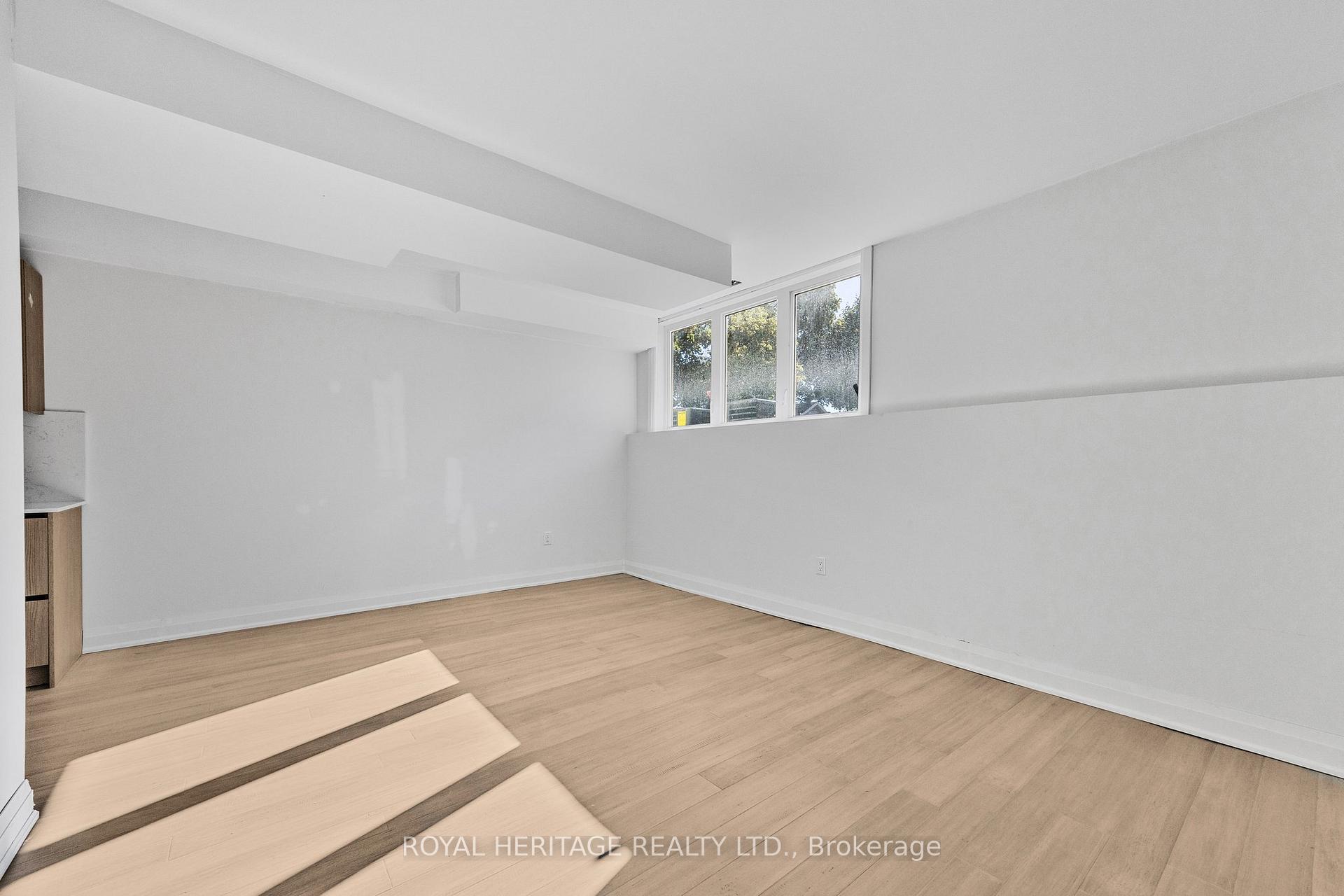 Photo 7 of 97 Sophia Street W, Barrie, Queen's Park — HOMEH