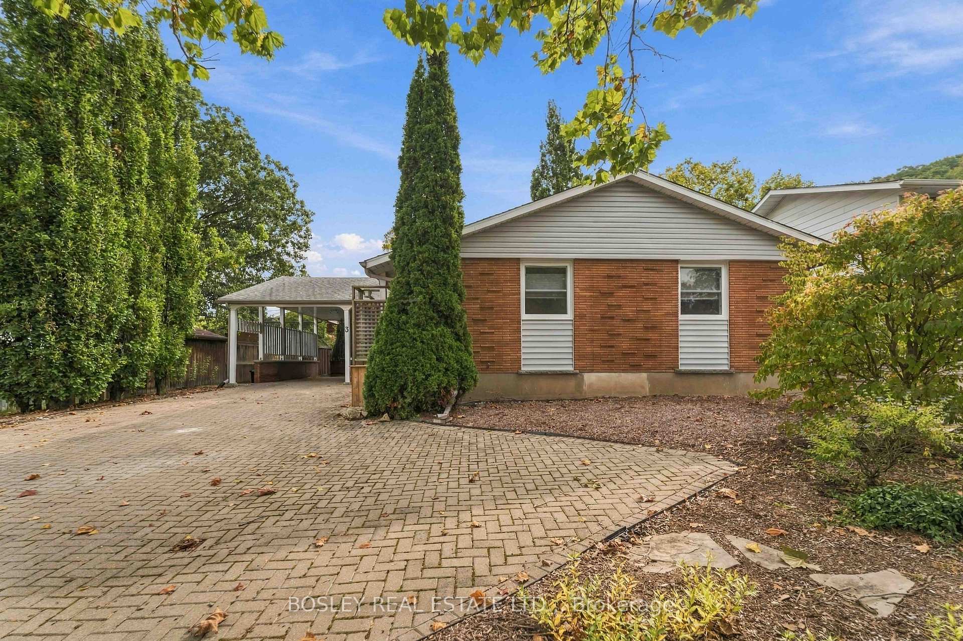 Photo 2 of 3 Brian Avenue, St. Catharines, Glendale/Glenridge — HOMEH