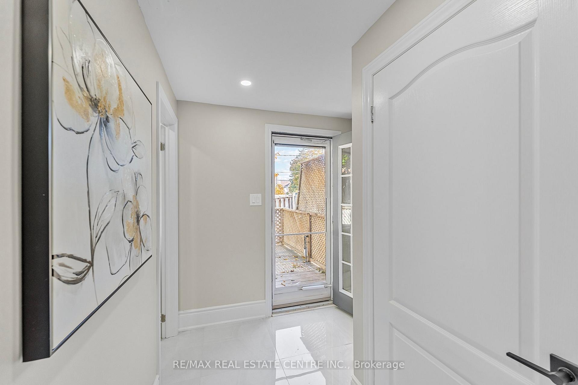 Photo 21 of 17 First Street, Orangeville — HOMEH