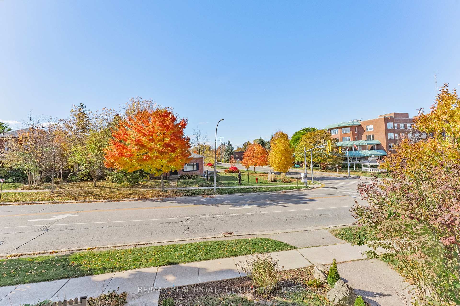 Photo 37 of 17 First Street, Orangeville — HOMEH