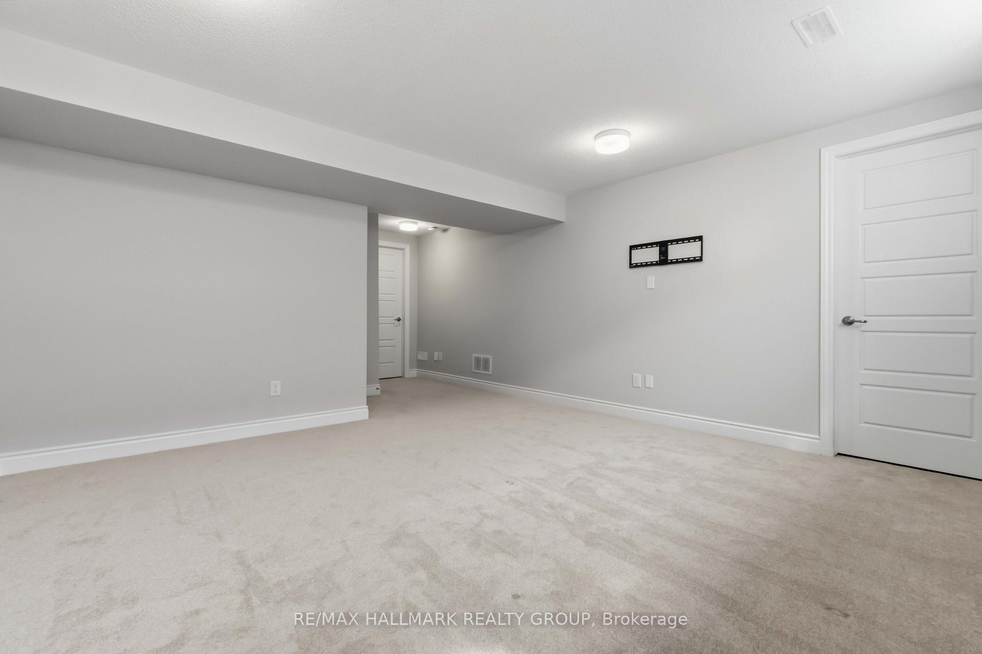 Photo 35 of 522 Culdaff Road, Ottawa, Stittsville (North) — HOMEH