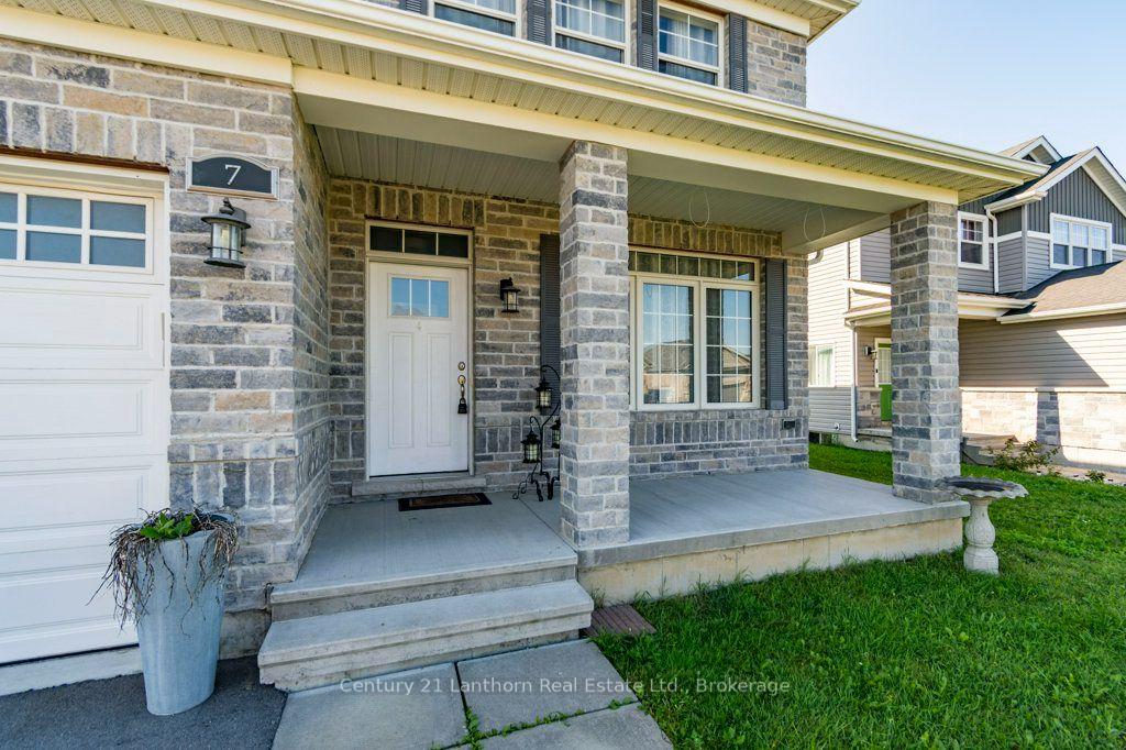 Photo 3 of 7 Cottonwood Drive, Belleville, Thurlow Ward — HOMEH
