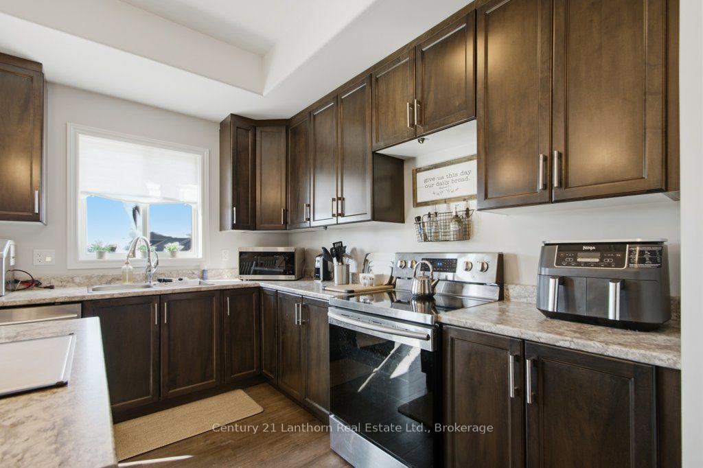 Photo 10 of 7 Cottonwood Drive, Belleville, Thurlow Ward — HOMEH