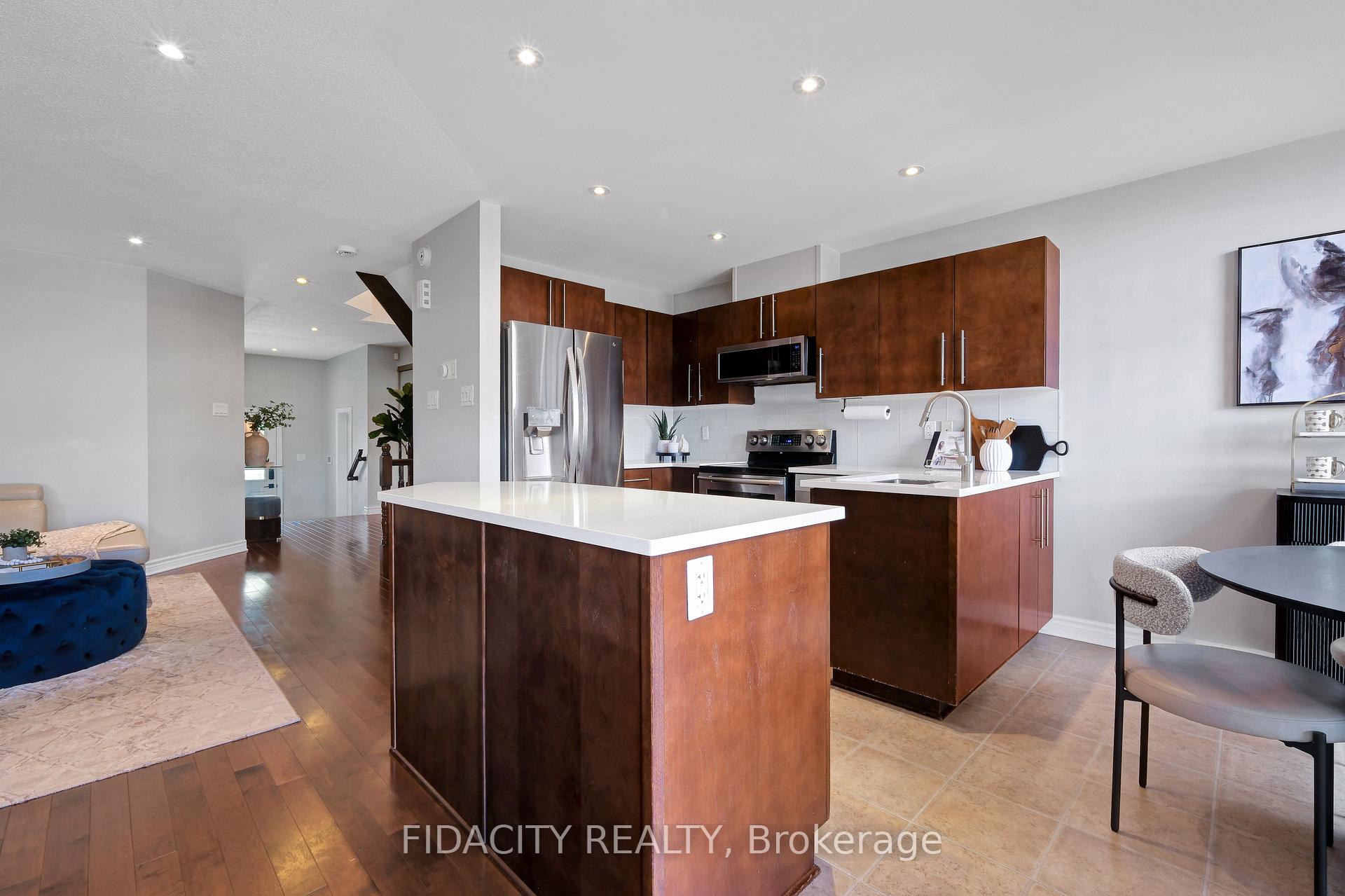 Photo 9 of 380 Goldenbrook Way, Ottawa, Avalon East — HOMEH