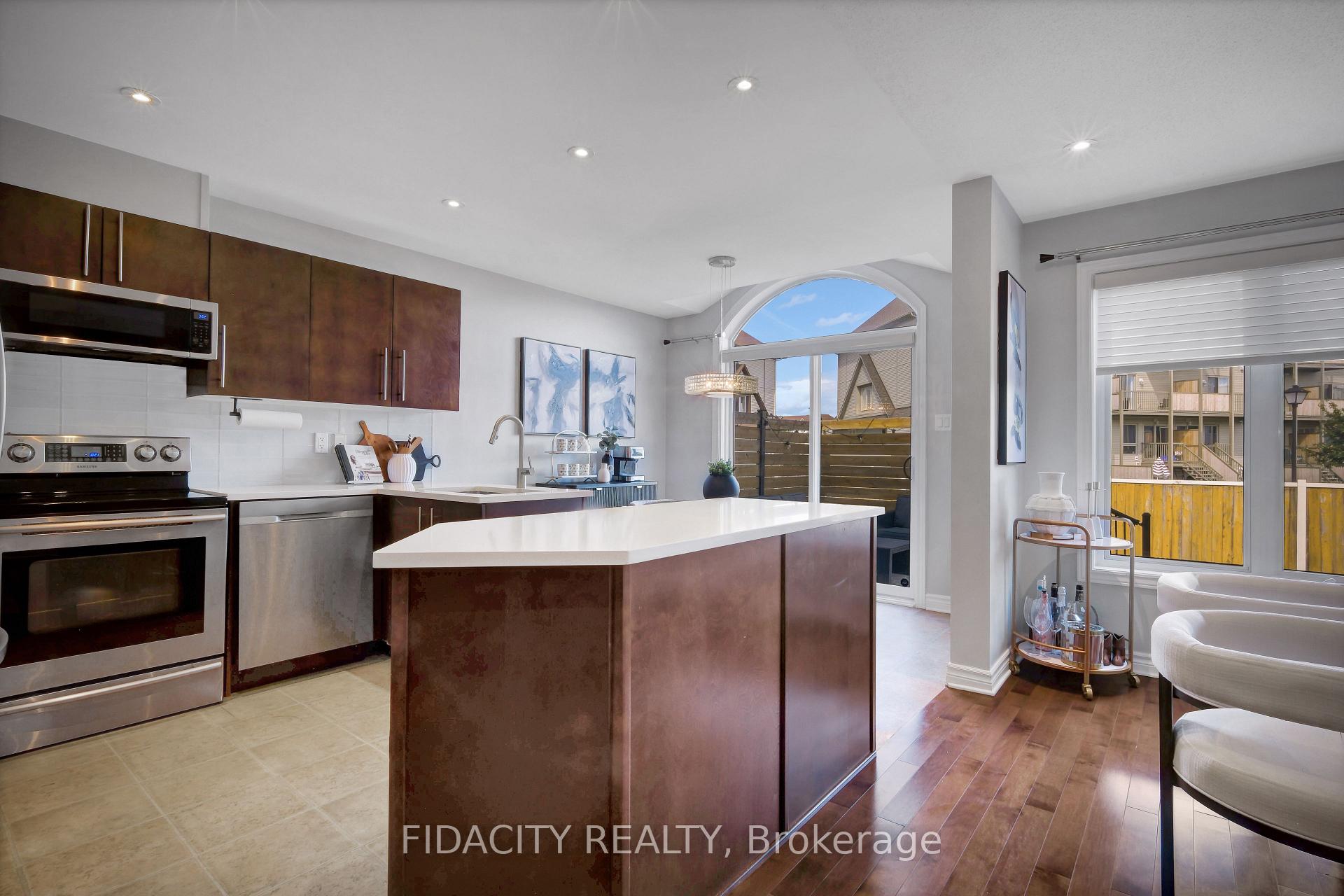 Photo 11 of 380 Goldenbrook Way, Ottawa, Avalon East — HOMEH