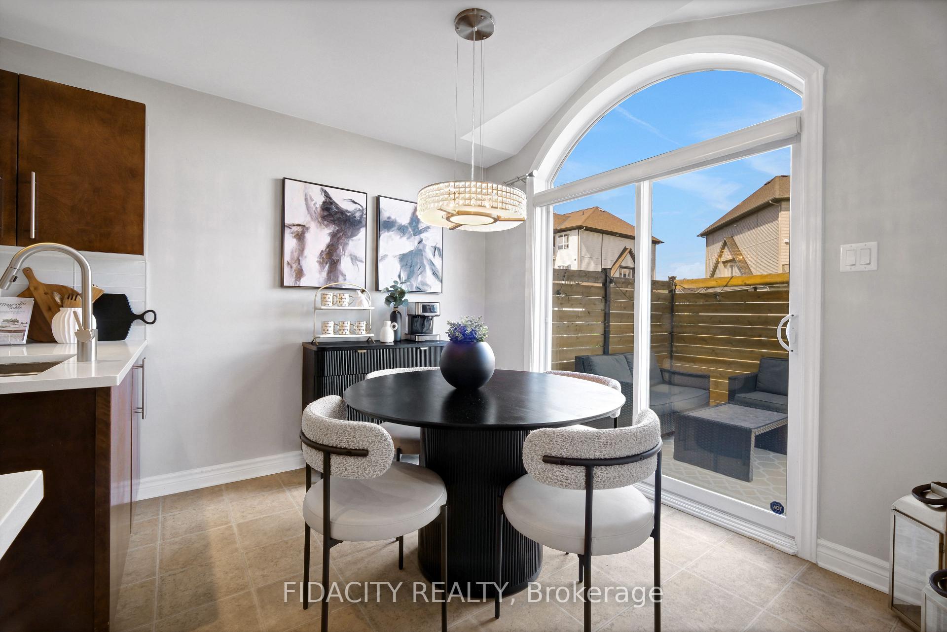 Photo 12 of 380 Goldenbrook Way, Ottawa, Avalon East — HOMEH