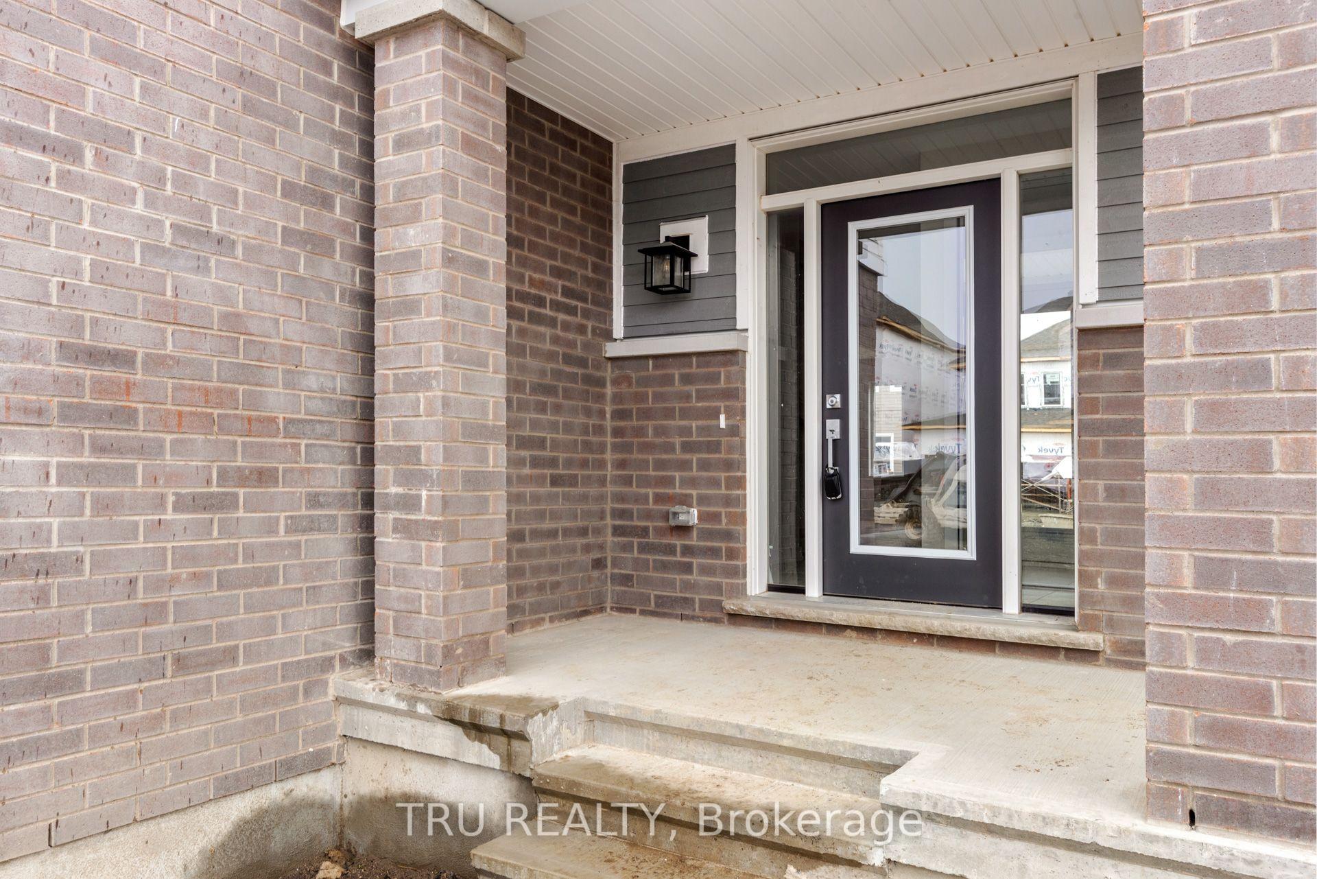 Photo 5 of 77 Hackamore Crescent, Ottawa, Goulbourn Twp From Franktown Rd/South To Rideau — HOMEH