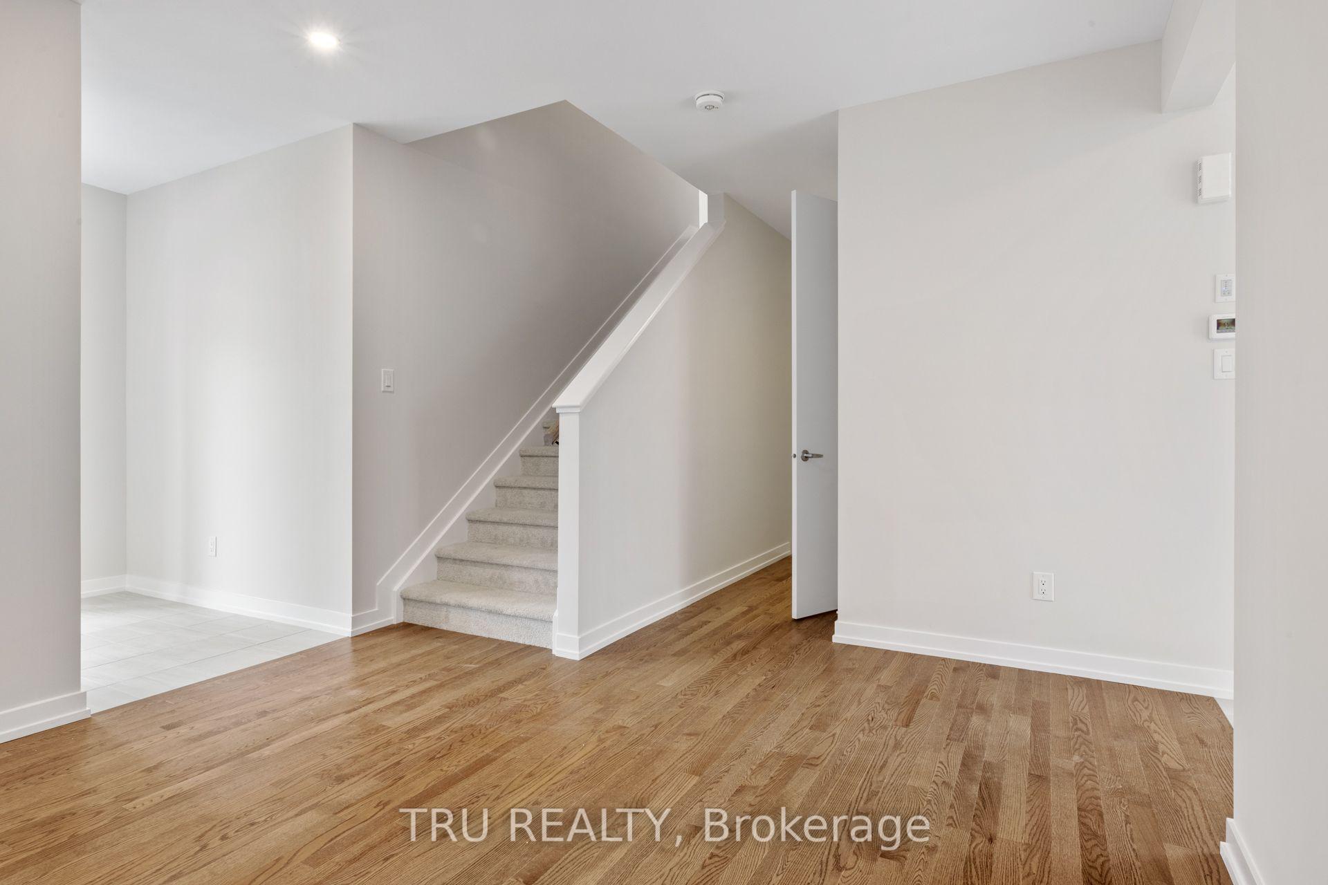 Photo 8 of 77 Hackamore Crescent, Ottawa, Goulbourn Twp From Franktown Rd/South To Rideau — HOMEH